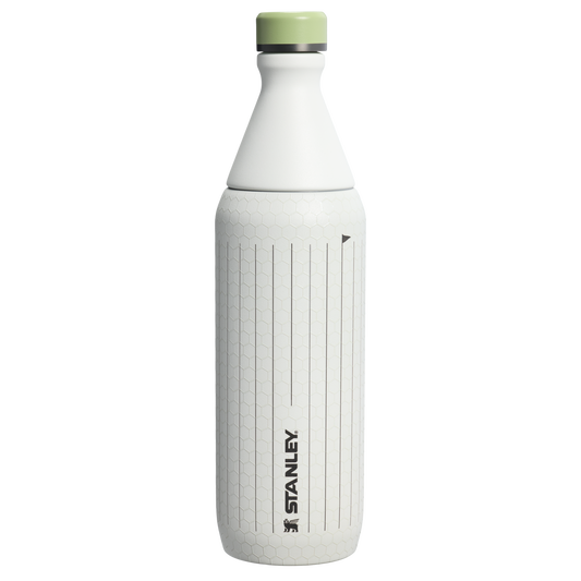 The Stanley 1913 x Nelly Korda All Day Slim Bottle Clean STANLEY666-355